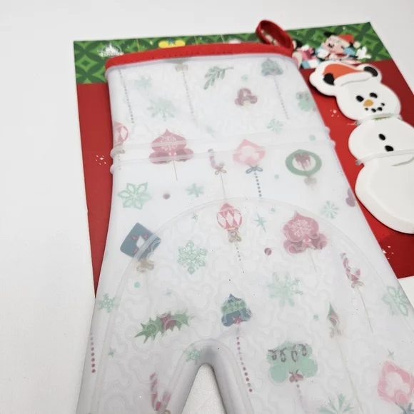 Disney Christmas Oven Mitt and Spatula Set